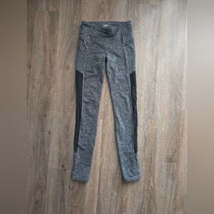 VGUC Girls Athleta Girl Gray and Black Athletic Leggings Size XL